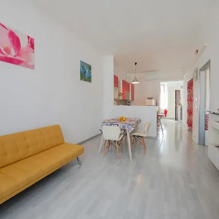 Apartment Homelovers Spacious Flat B Aires District Mm1 Mailand
